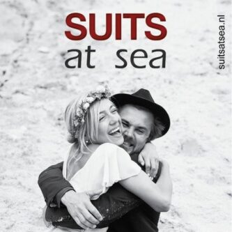 Suits at Sea | Trouwpak Experience