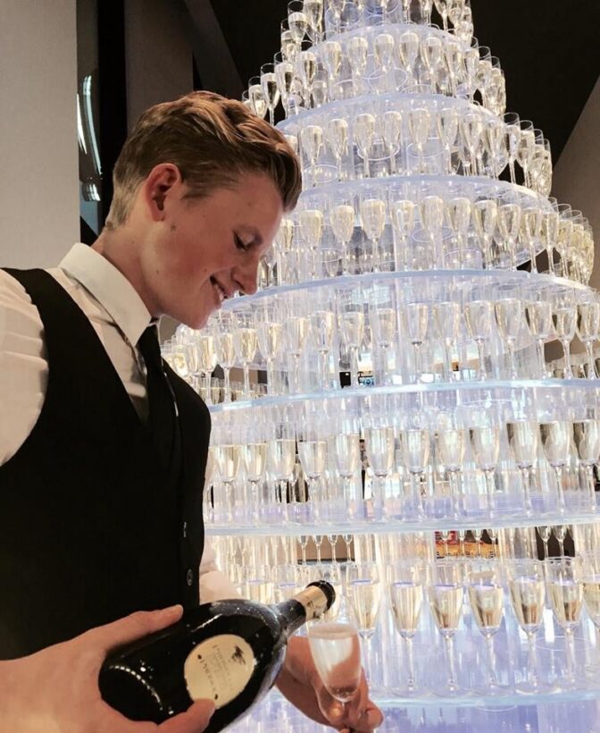 Bar-Company-Top-Trouwbedrijven-champagnetoren-1